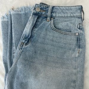 Kendall & Kylie Jeans with fringe bottoms